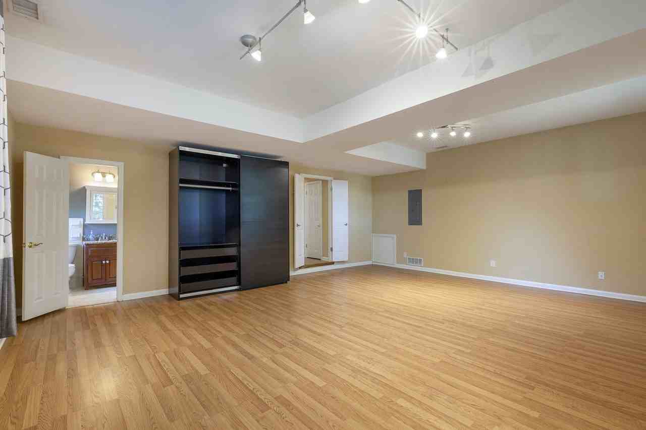 3741 Fox Glen Ct Ne - Photo 3 of 33