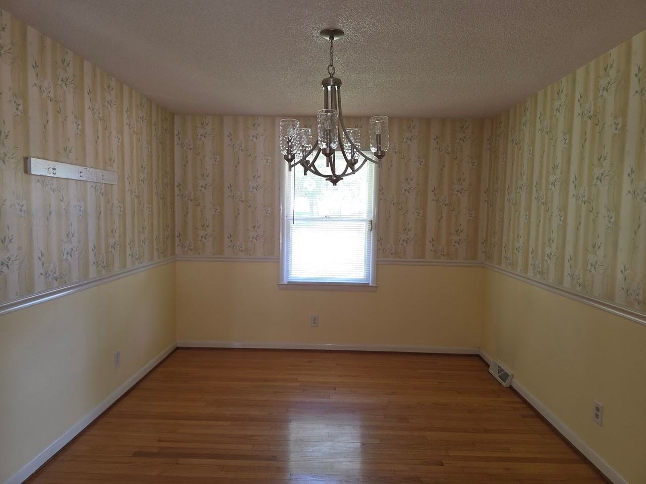 3322 Hart St - Photo 3 of 14