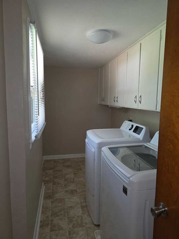 3322 Hart St - Photo 6 of 14
