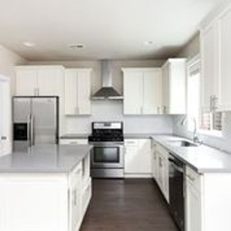 231 161st Pl Se - Photo 4 of 20