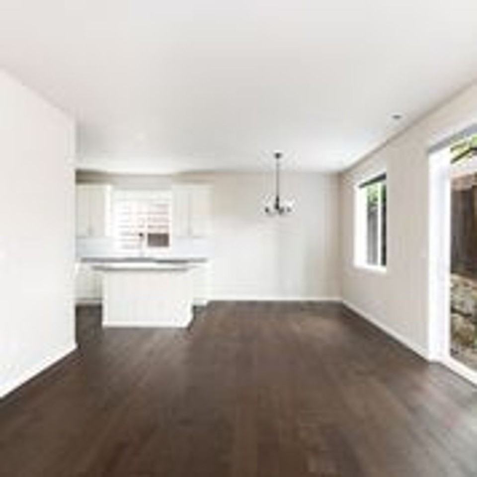 231 161st Pl Se - Photo 7 of 20