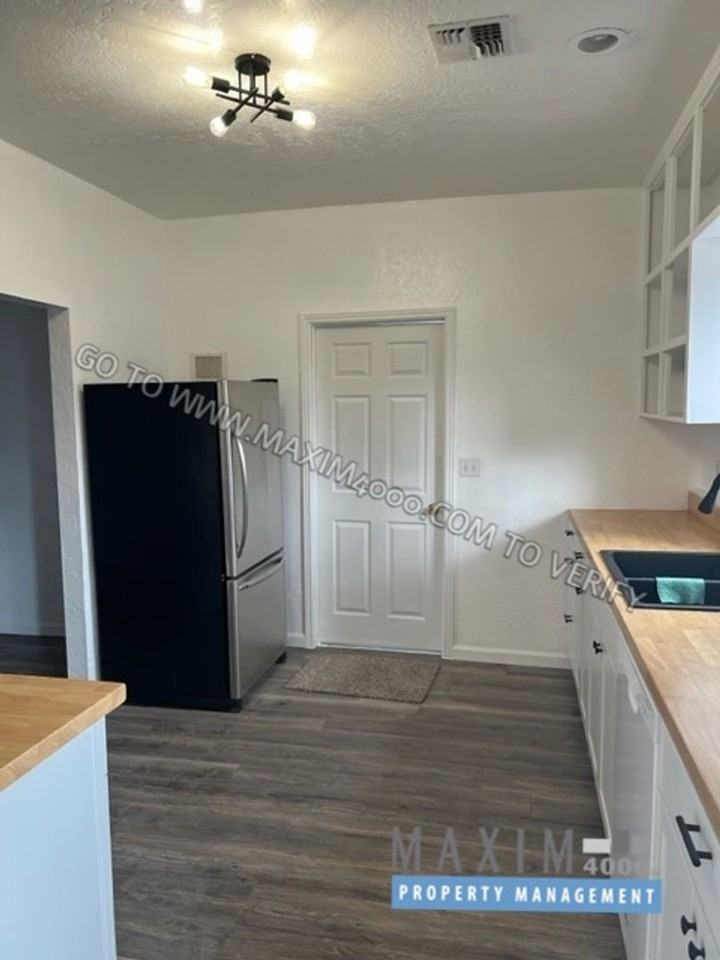 506 W Ute Ave - Photo 3 of 14
