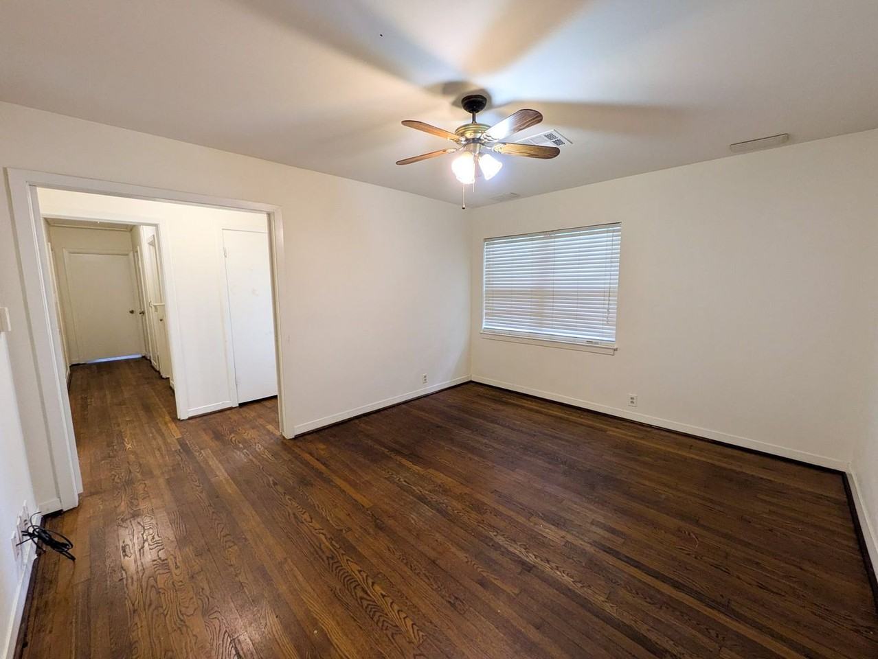 5040 Raleigh Dr - Photo 3 of 23