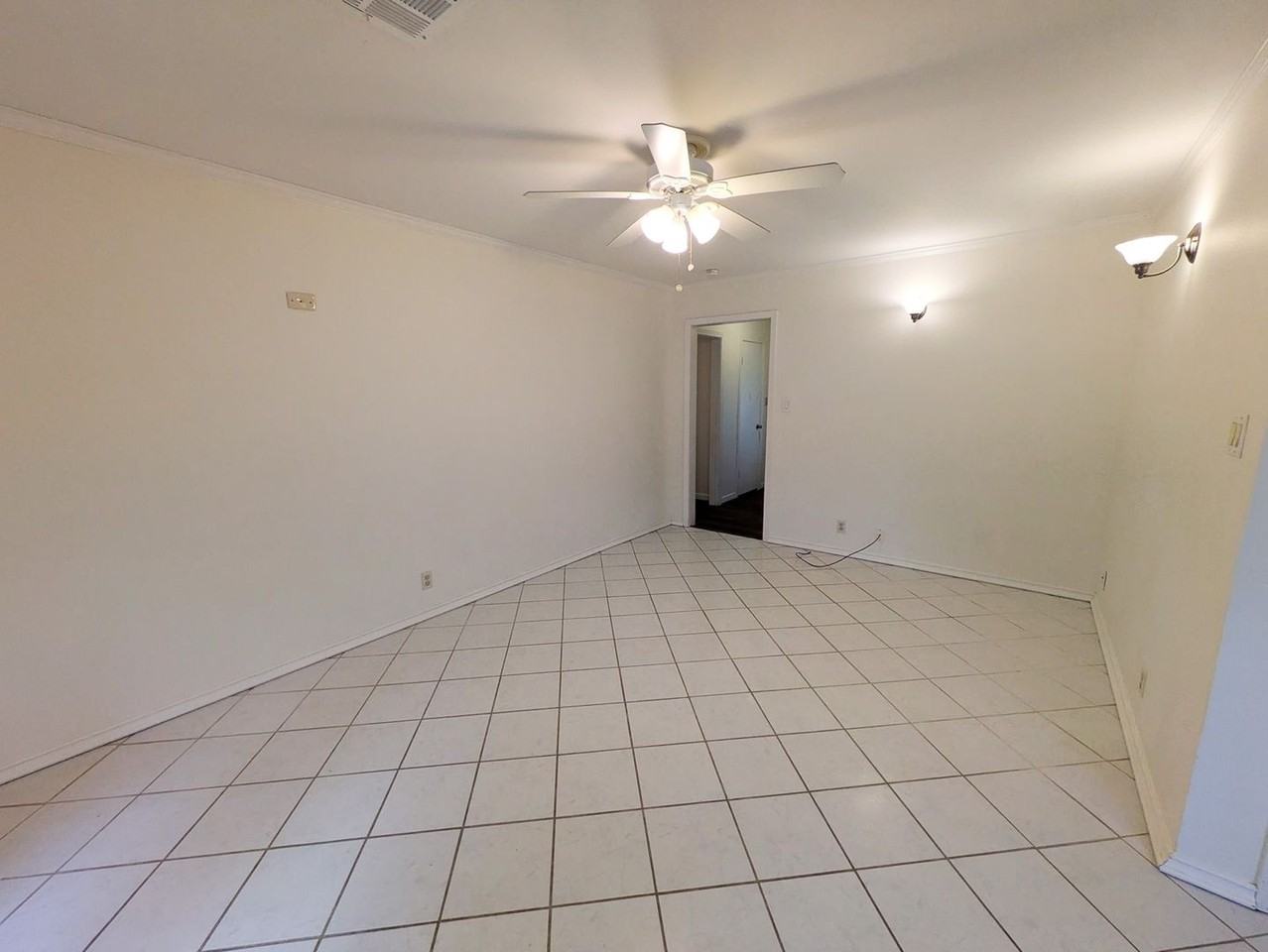 5040 Raleigh Dr - Photo 6 of 23