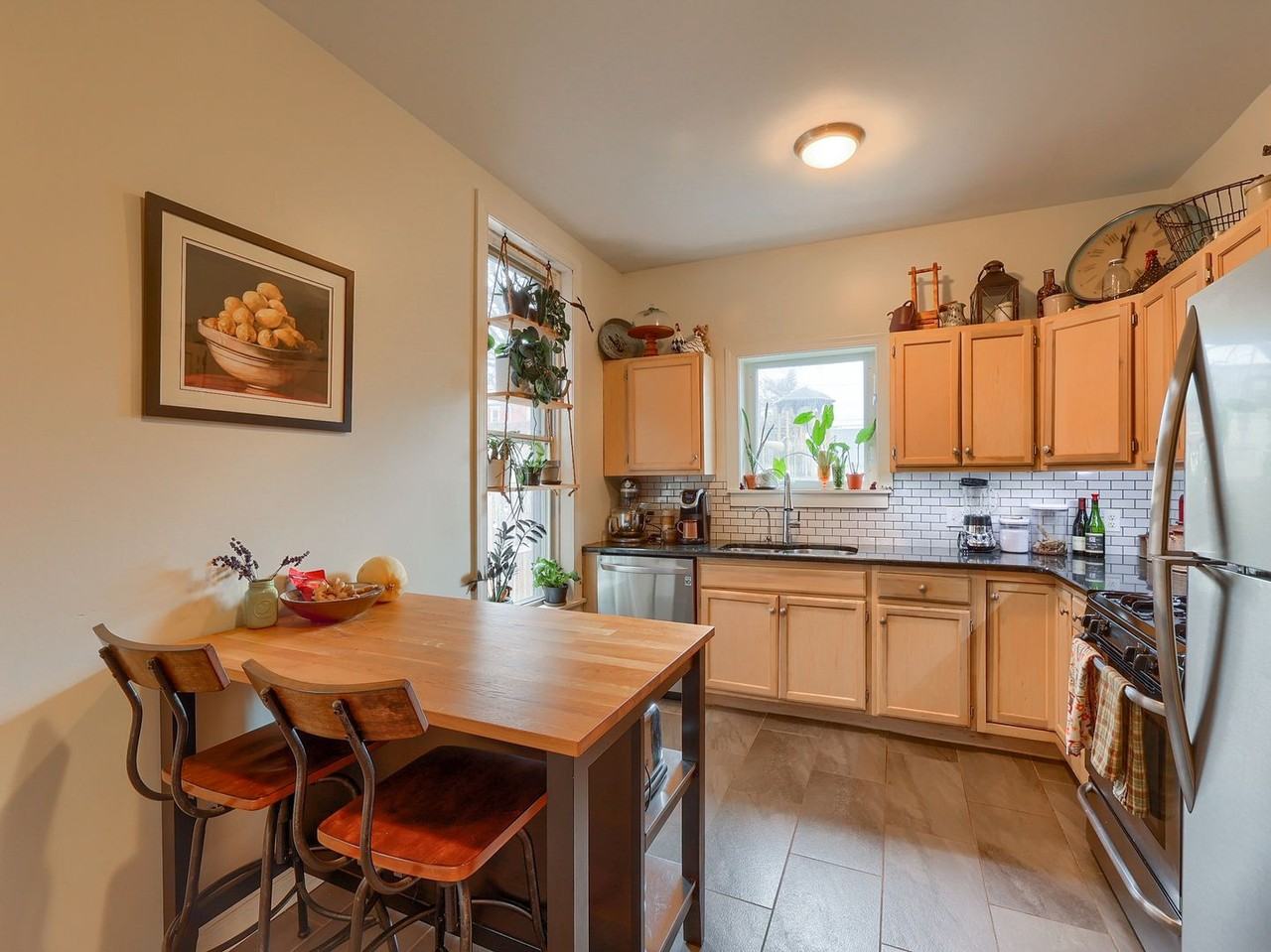 207 Calder St - Photo 3 of 28