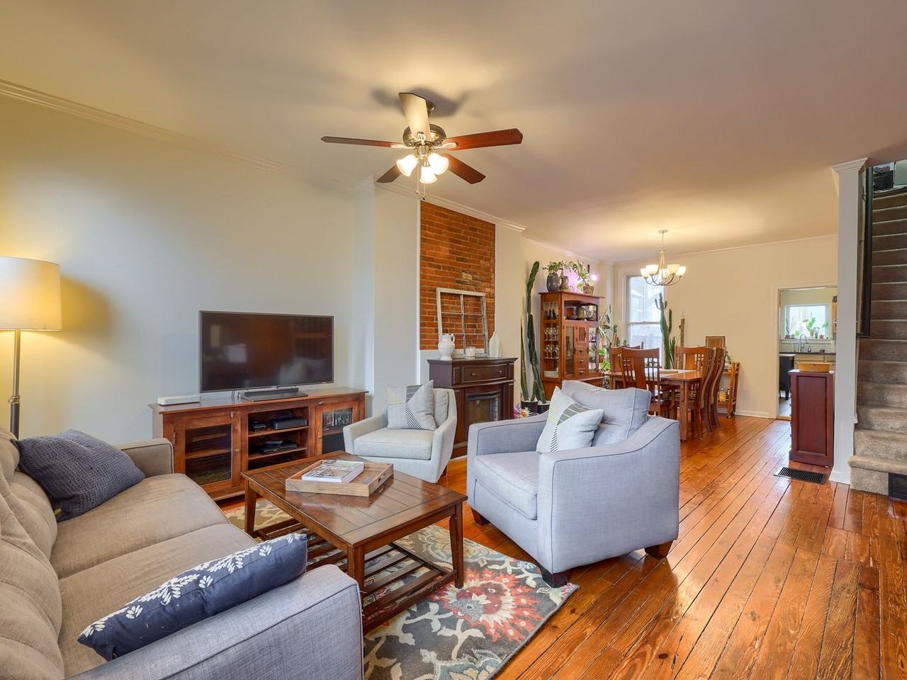 207 Calder St - Photo 7 of 28