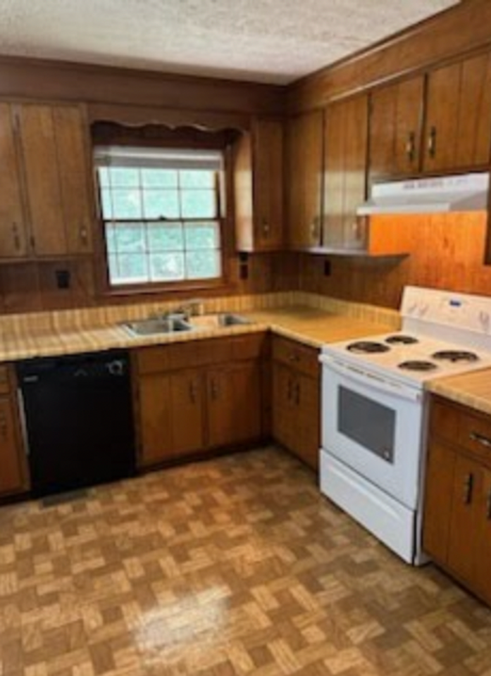 88 Seminole Trl - Photo 2 of 11