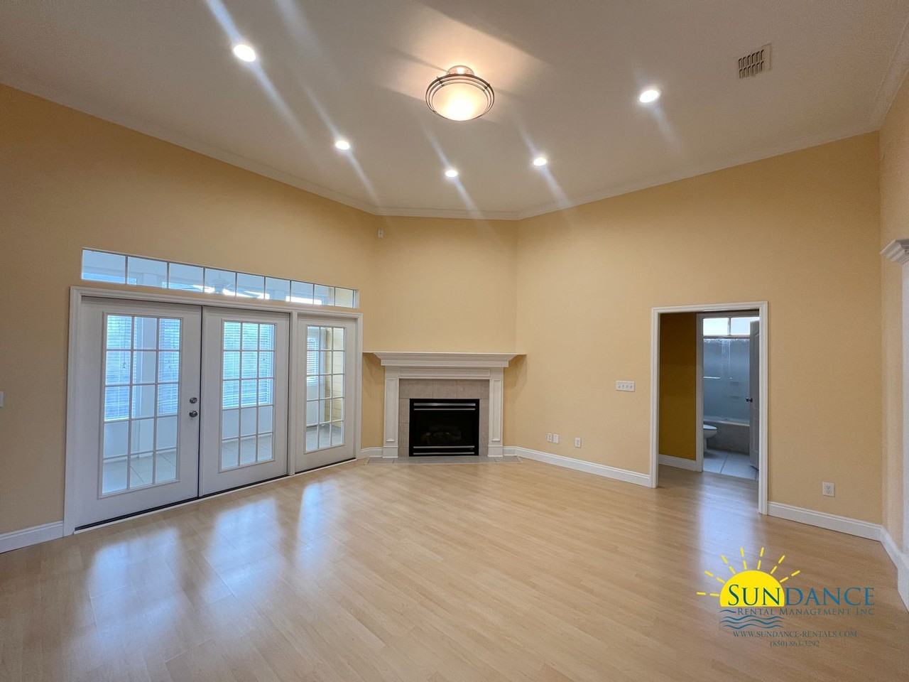 1548 Venice Ave - Photo 3 of 24