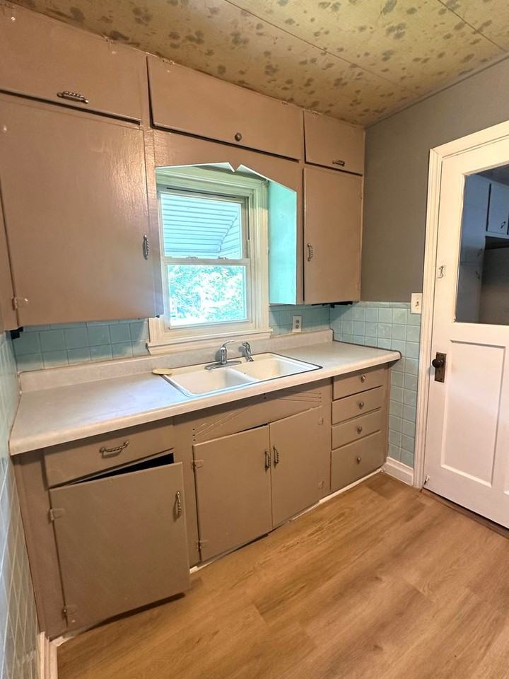 2632 W Lincoln St - Photo 7 of 14