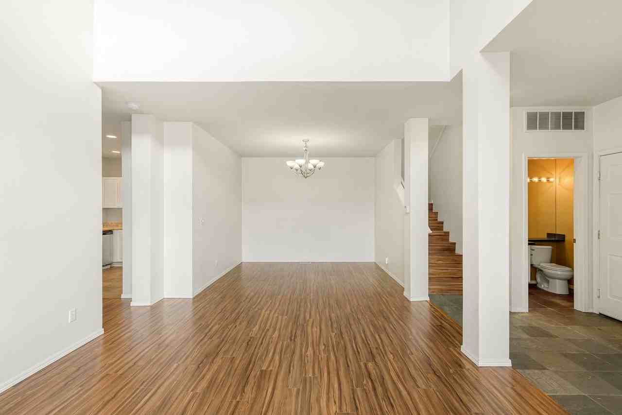 552 S 51st Ct - Photo 4 of 19