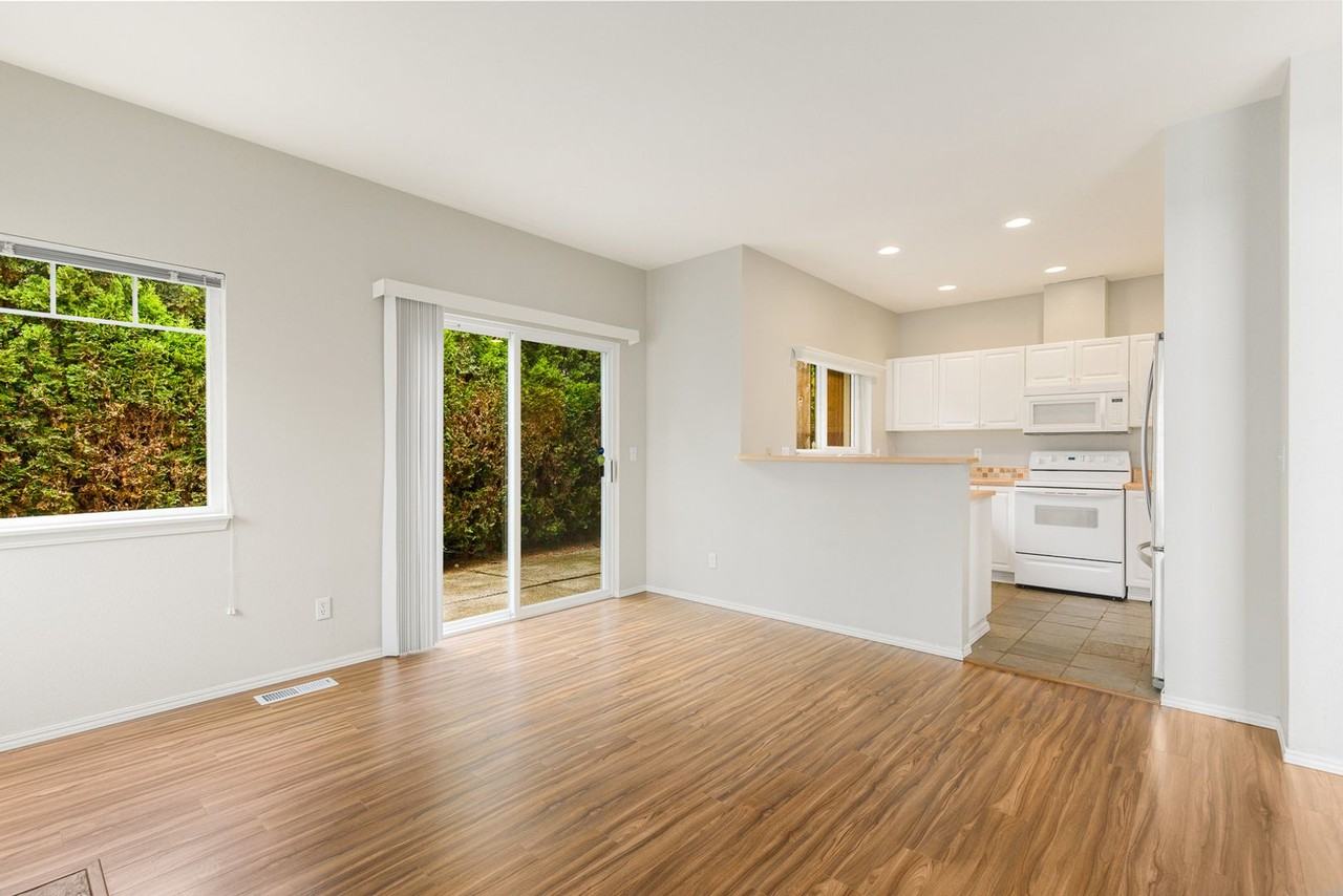 552 S 51st Ct - Photo 7 of 19