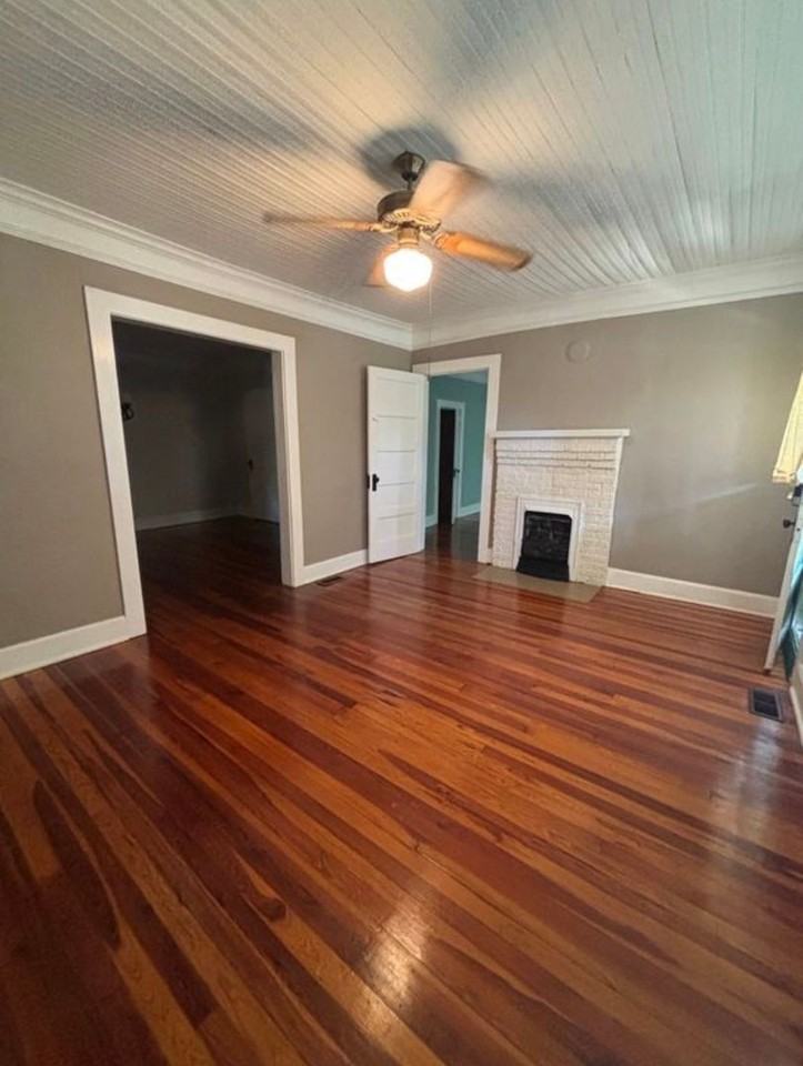 521 N Howard Ave - Photo 6 of 15