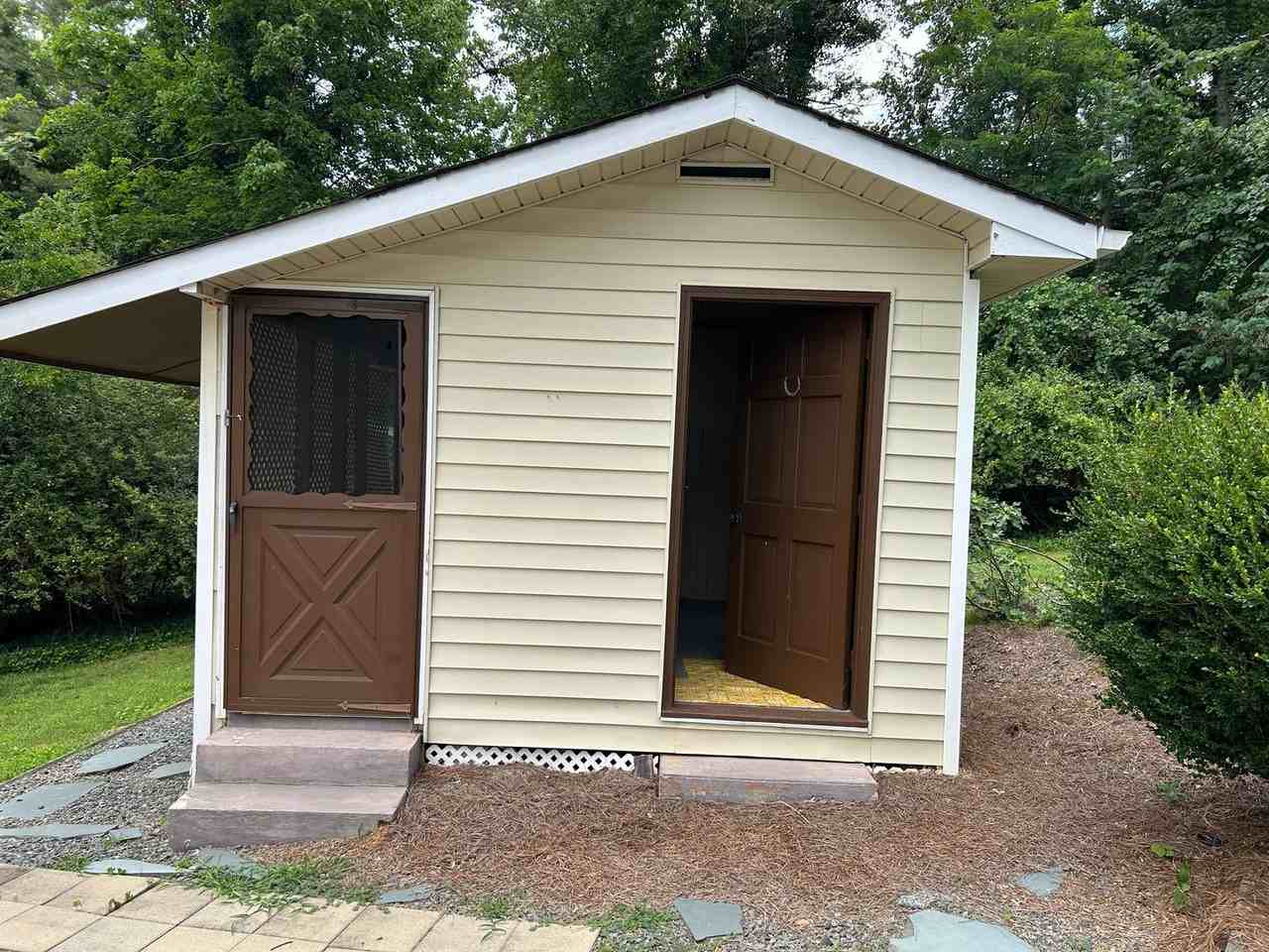 109 Cedar Trails Ct - Photo 2 of 18