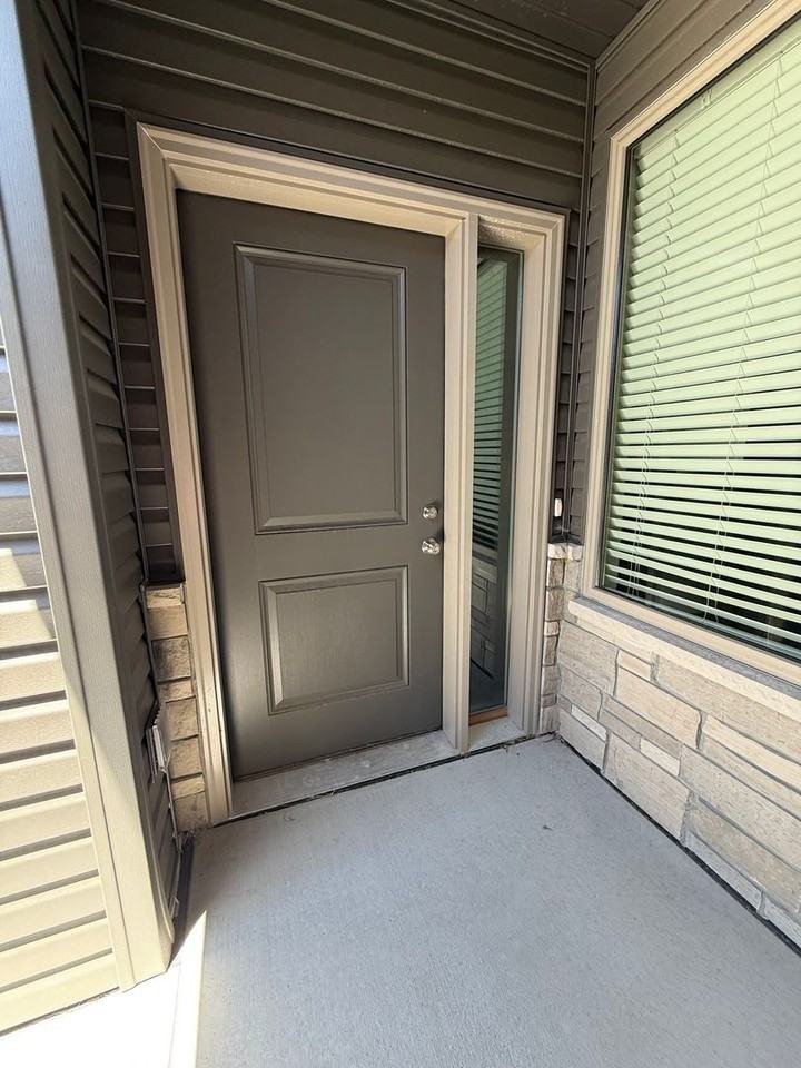 7004 Claystone Dr - Photo 2 of 24