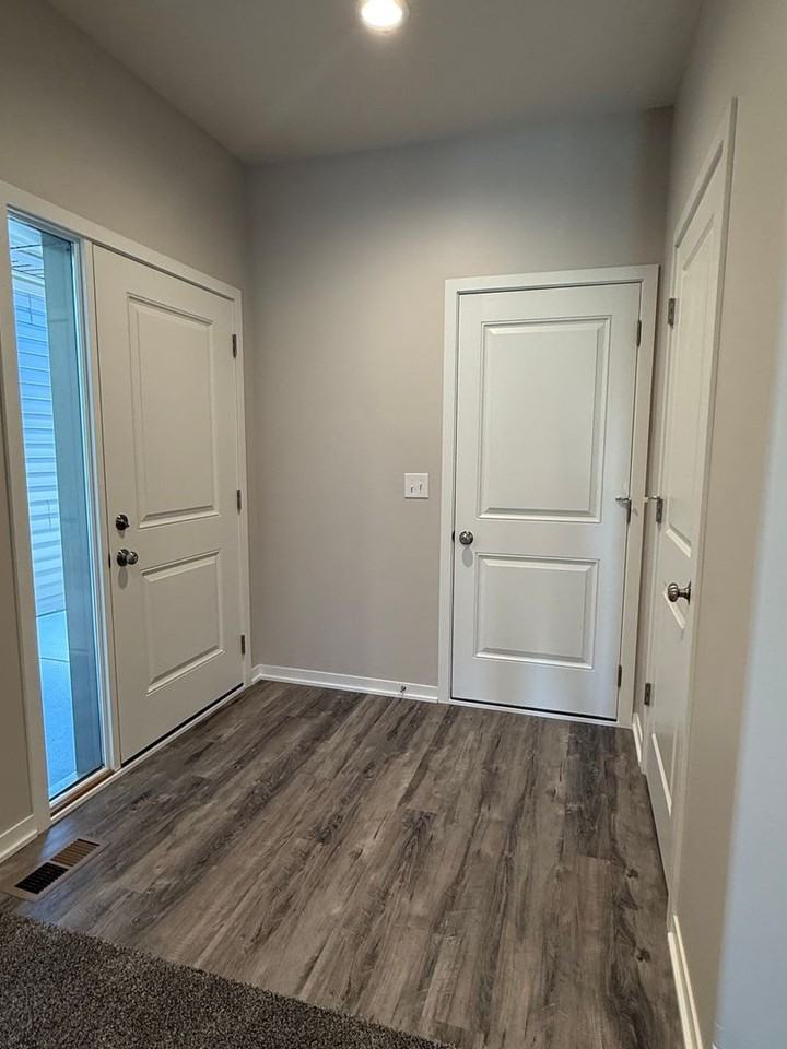 7004 Claystone Dr - Photo 5 of 24