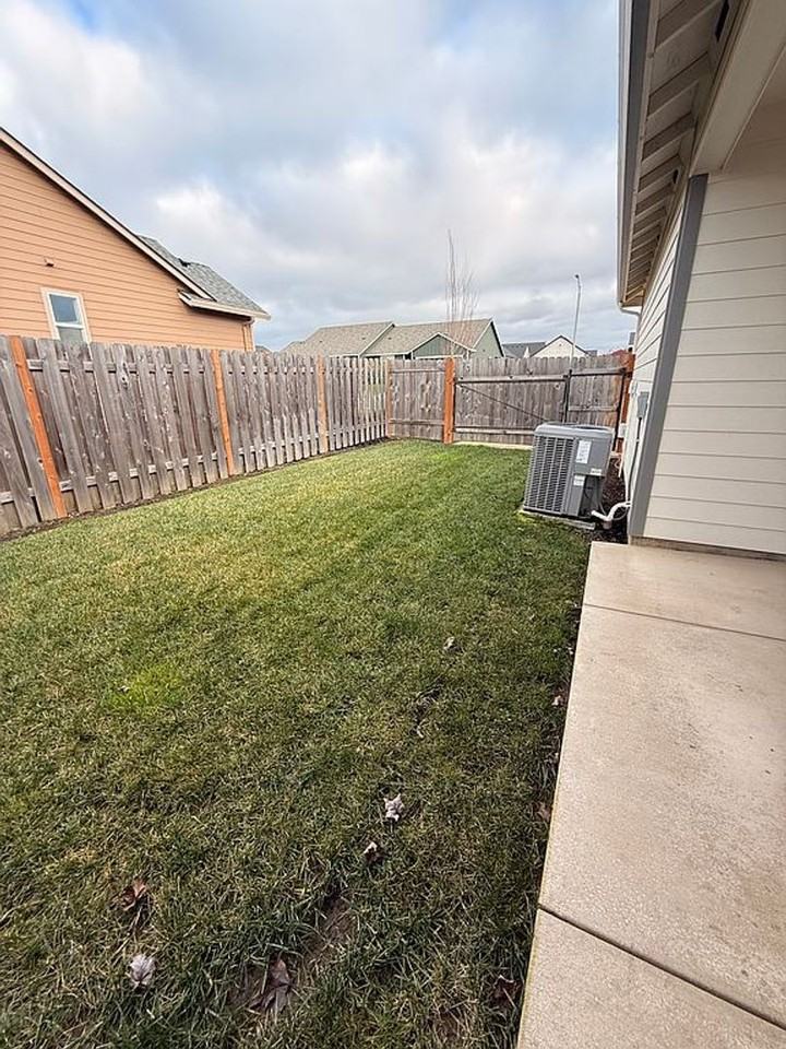 524 Ne Magnolia Ave - Photo 6 of 13