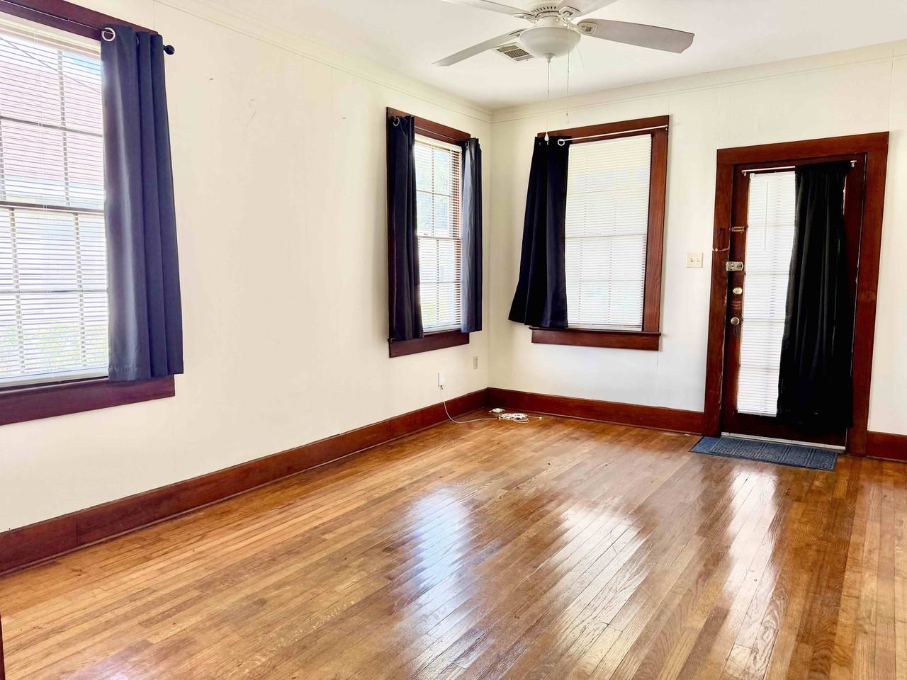 2554 Zeeland Ave #1 - Photo 4 of 11