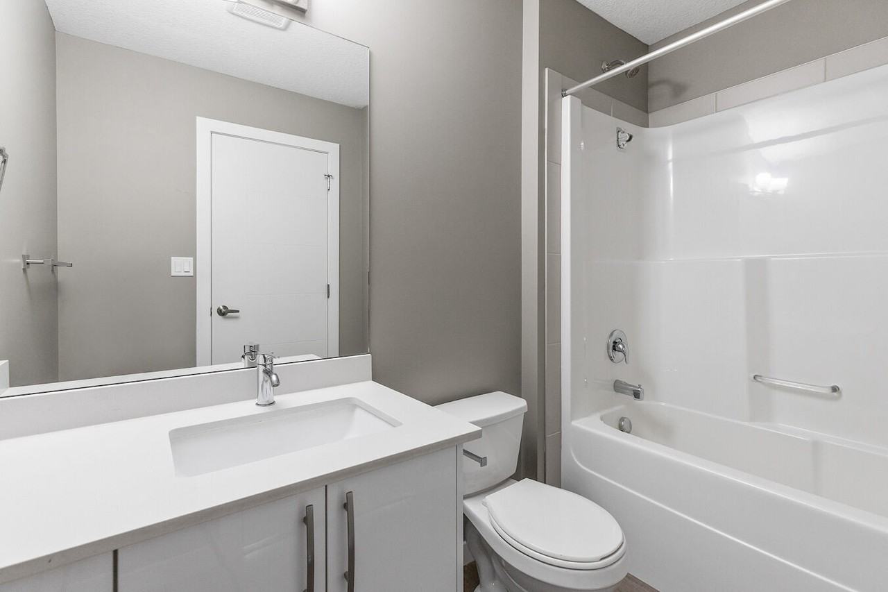 1631 Hammond Cres Nw #19 - Photo 3 of 21