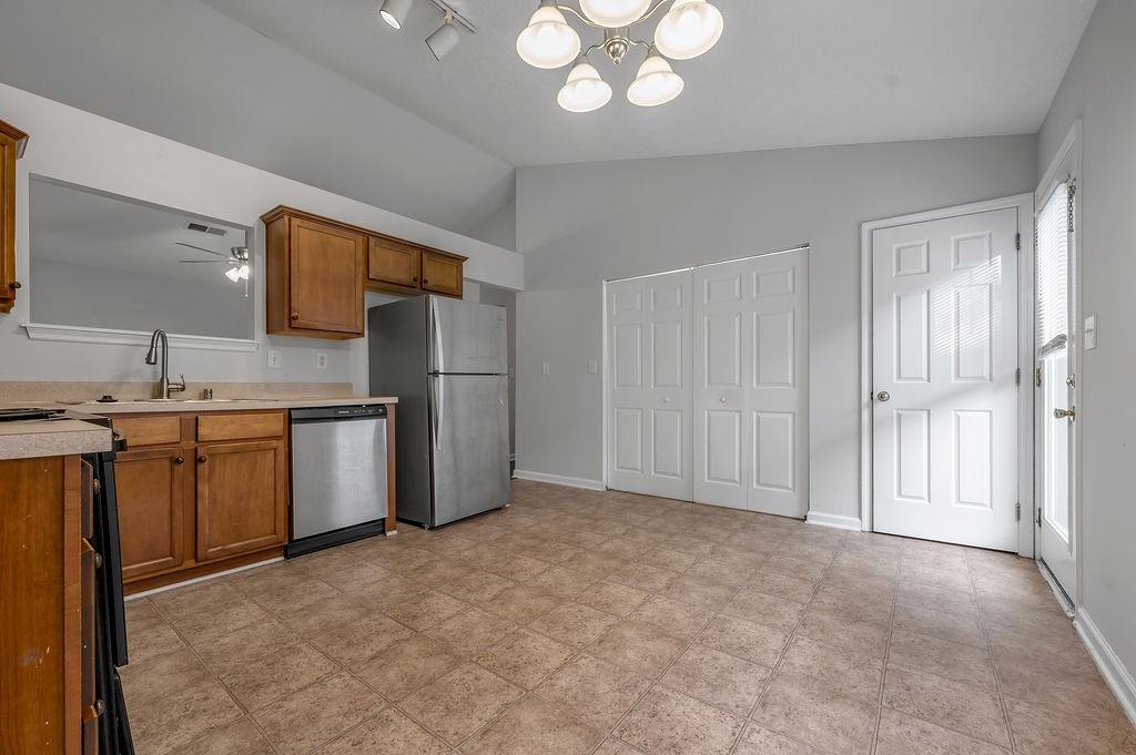660 Morgan Hills Dr #1 - Photo 4 of 38
