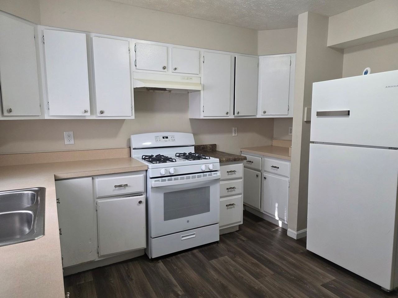 730 N Elmer St - Photo 6 of 13