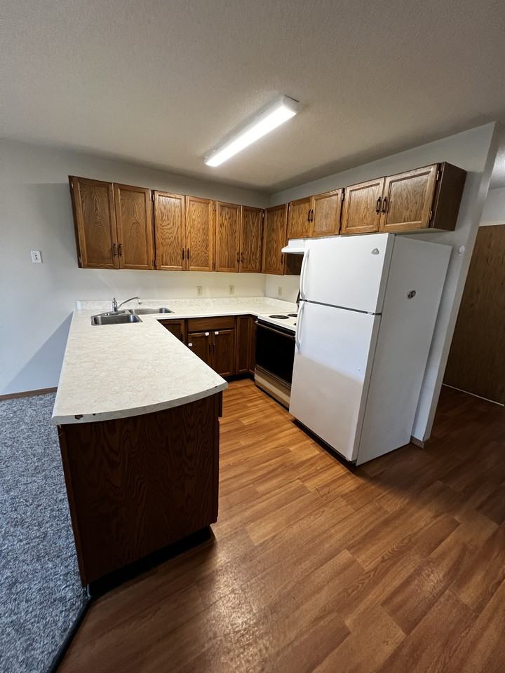 5013 50 St - Photo 7 of 36