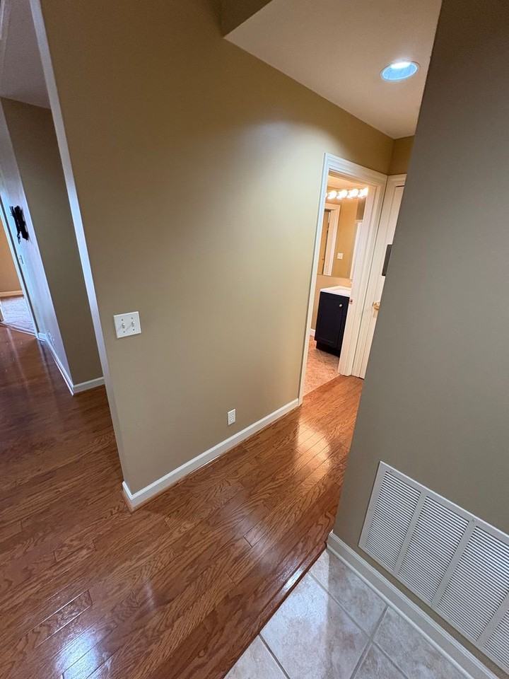 4949 Wornall Rd #403 - Photo 6 of 15