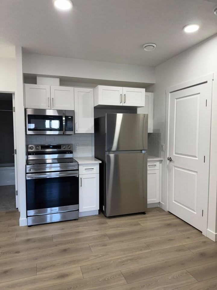 SF174 - 1 Bedroom 1 Bathroom Lower unit of Duplex - 265 Collicott Drive Fort McMurray - Photo 5 of 18