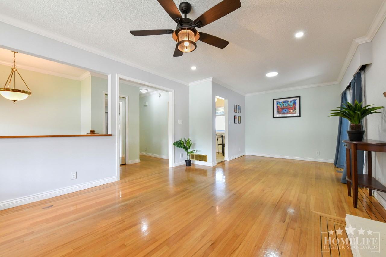 8336 110 St - Photo 3 of 50