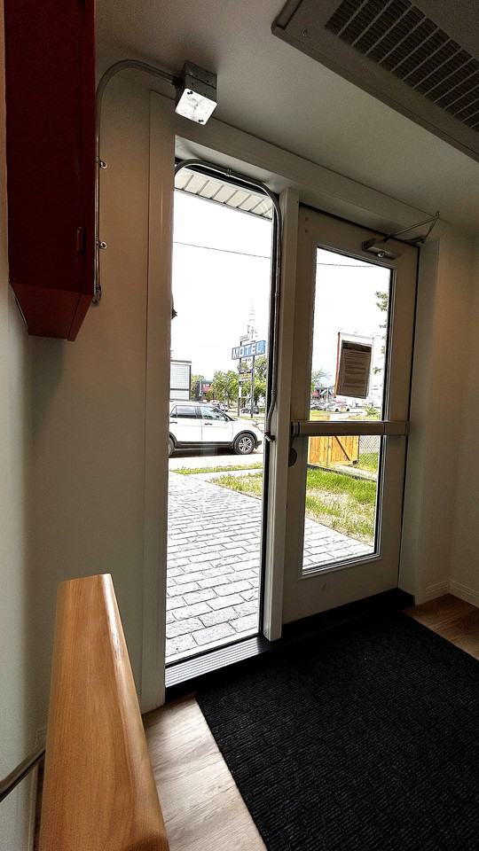 3611 118 Ave Nw - Photo 2 of 18