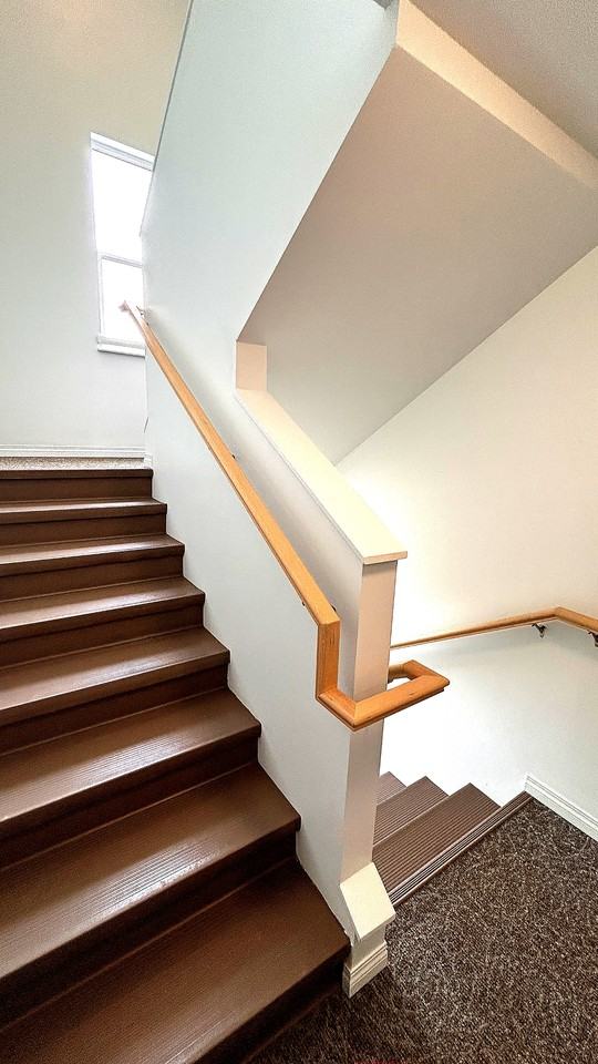 3611 118 Ave Nw - Photo 4 of 18