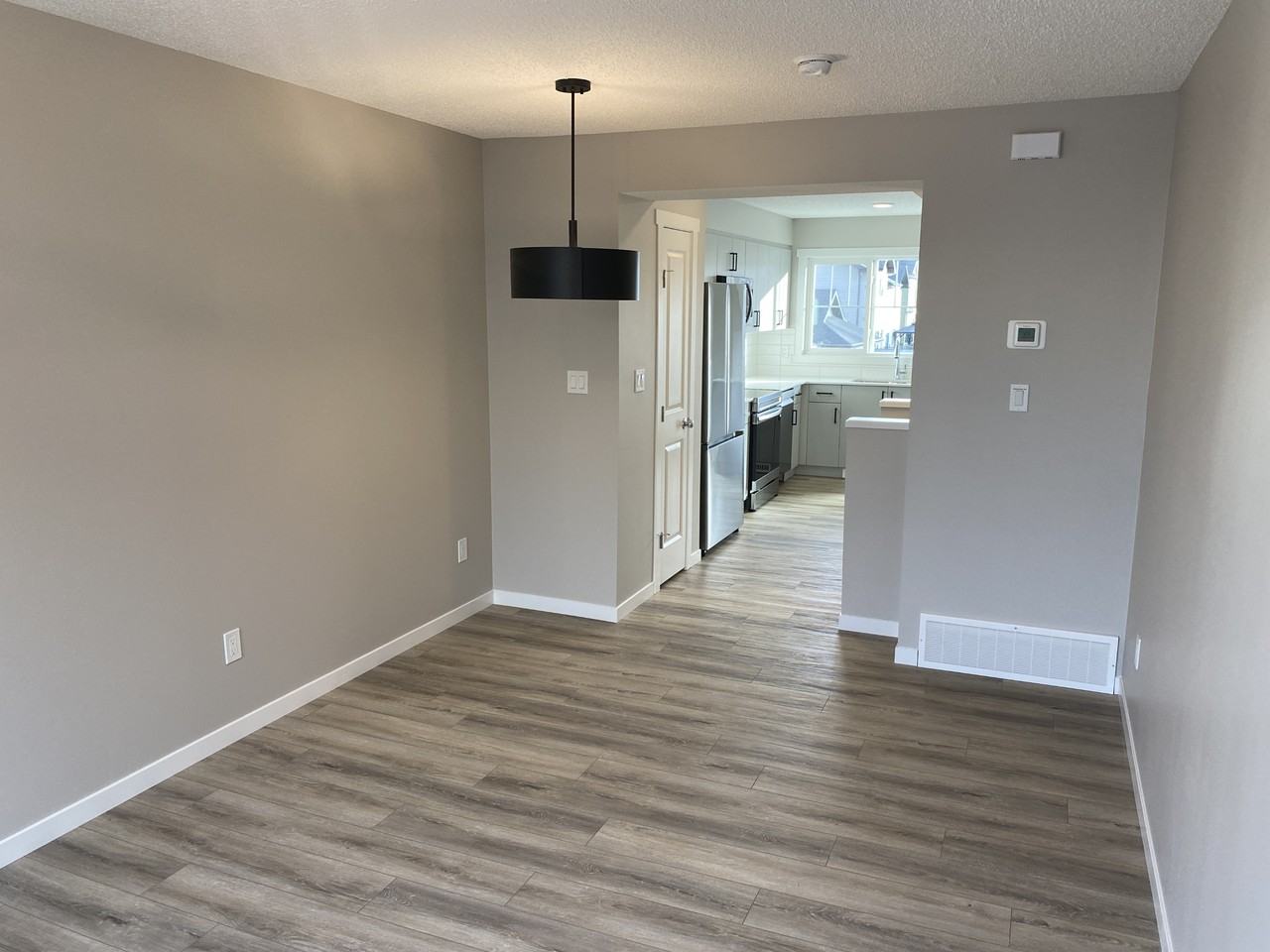 SF135 | 2 Bedroom, 1.5 Bathrooms Townhouse – Crystallina Near West - Photo 2 of 30