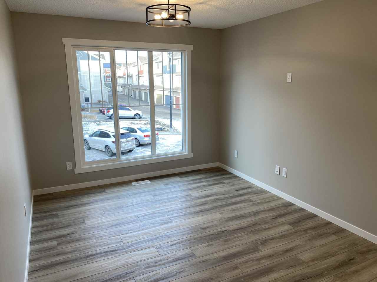SF135 | 2 Bedroom, 1.5 Bathrooms Townhouse – Crystallina Near West - Photo 3 of 30