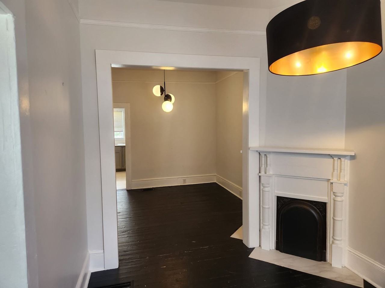 1512 Barnard St - Photo 3 of 20