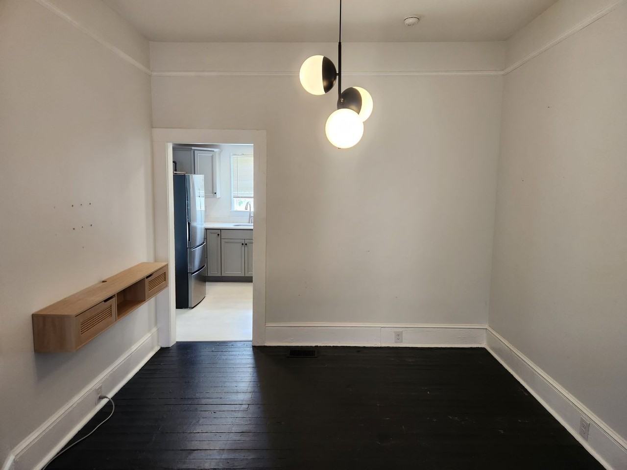1512 Barnard St - Photo 4 of 20