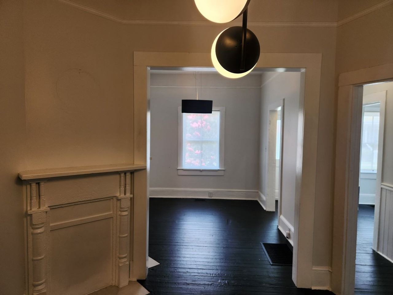1512 Barnard St - Photo 6 of 20