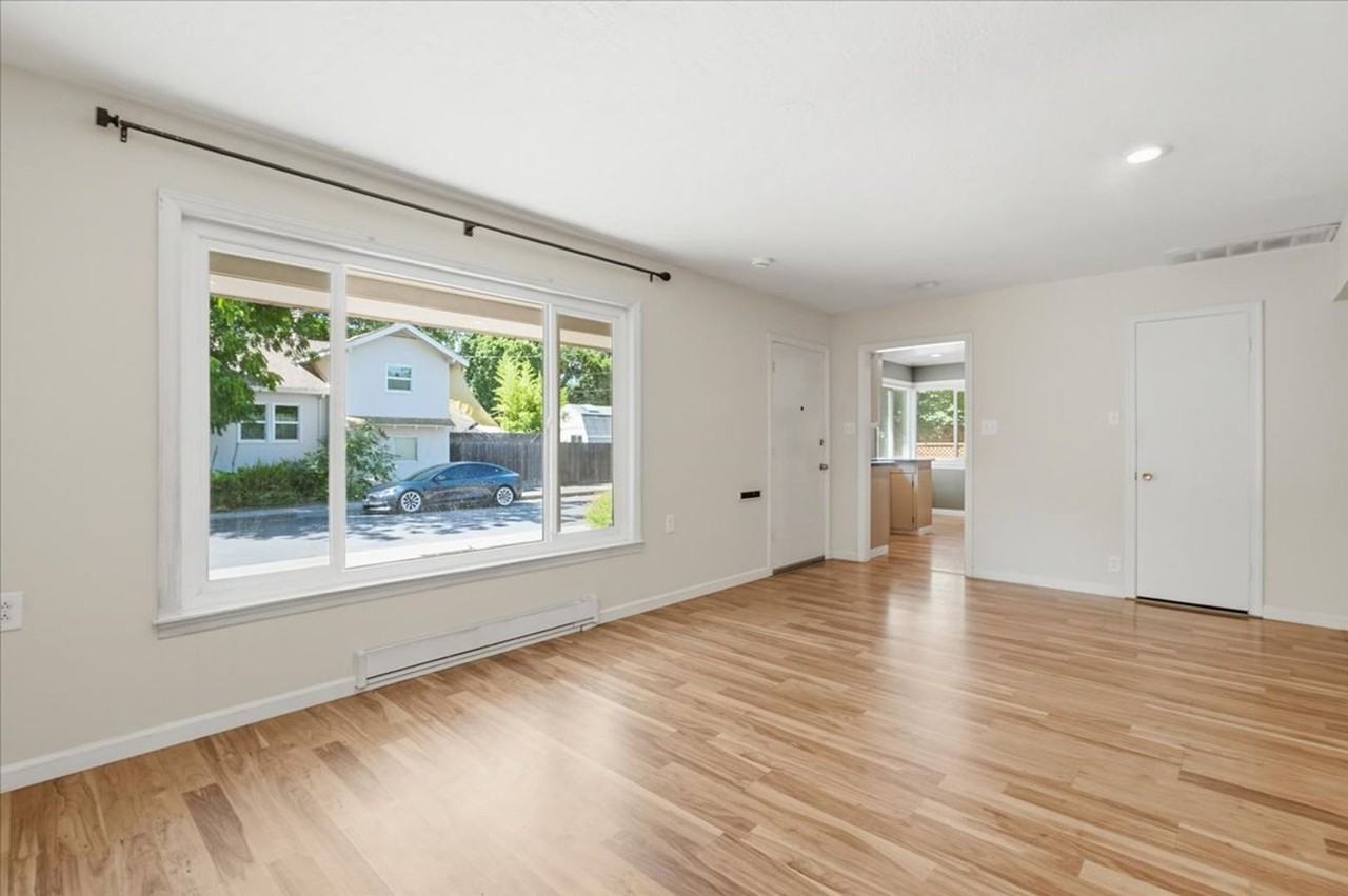 5231 17th Ave - Photo 4 of 27