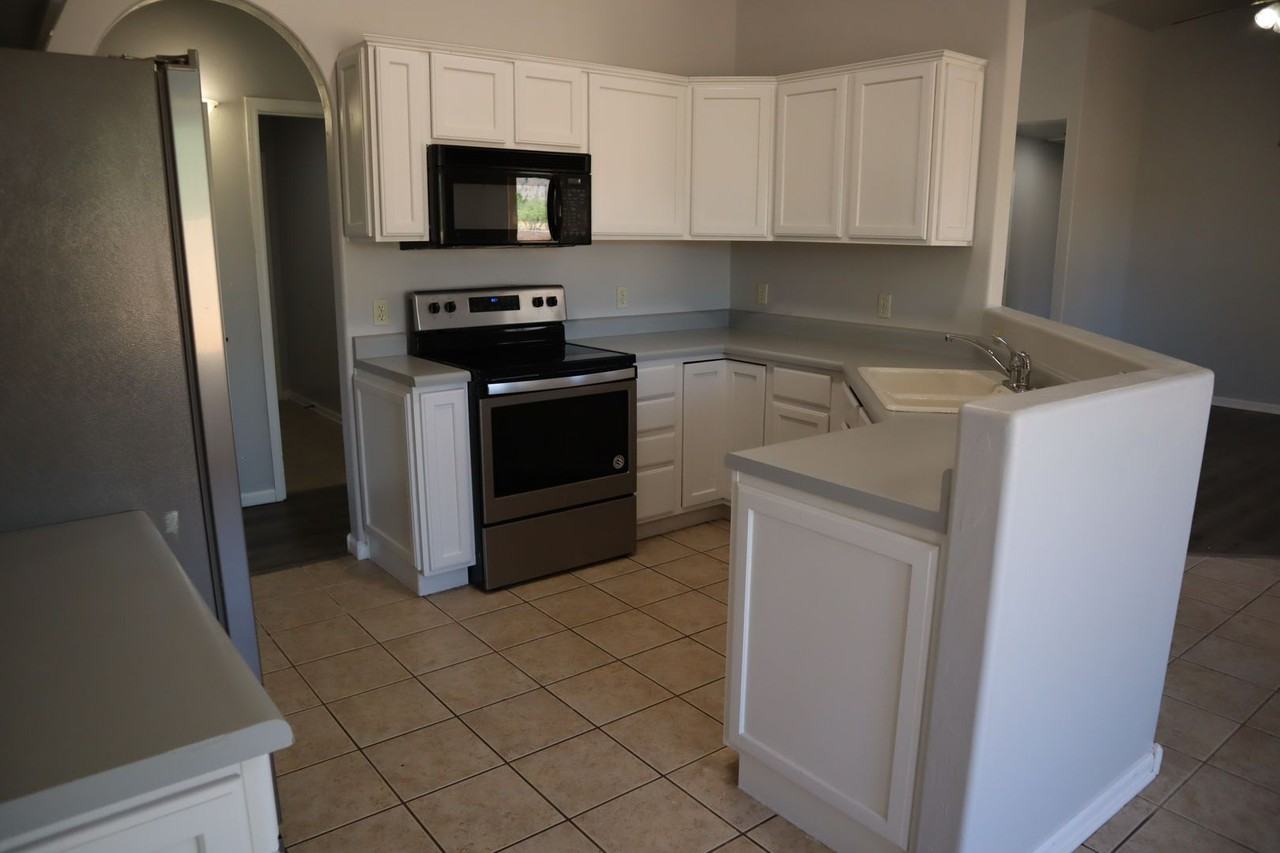 5717 S Calle De Leon - Photo 2 of 32