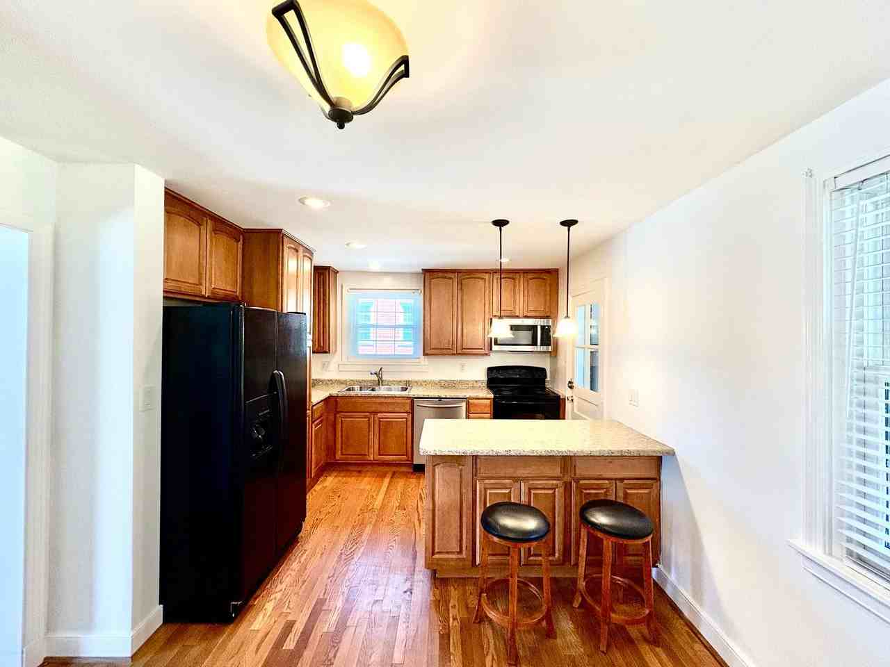6308 Monument Ave - Photo 3 of 12