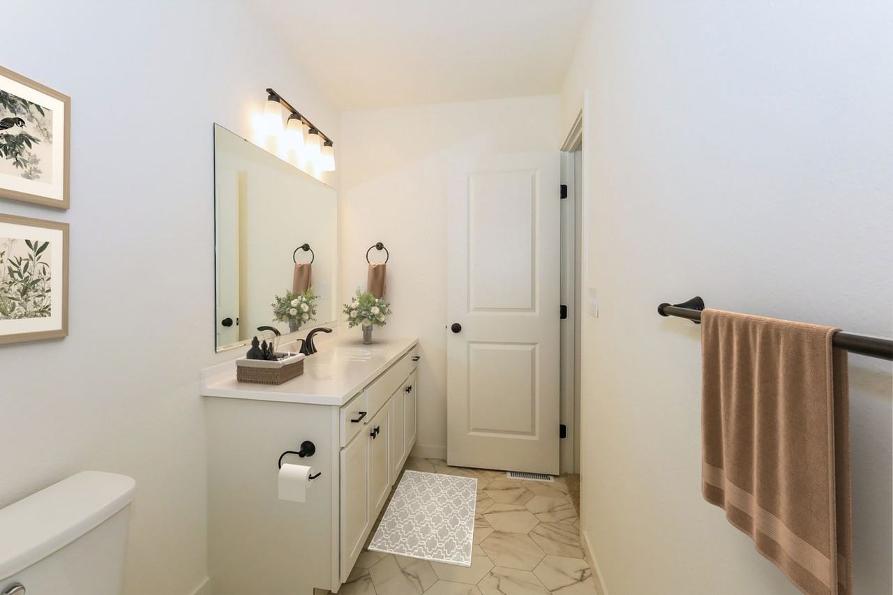 8051 Moonlight Creek Ln - Photo 7 of 29