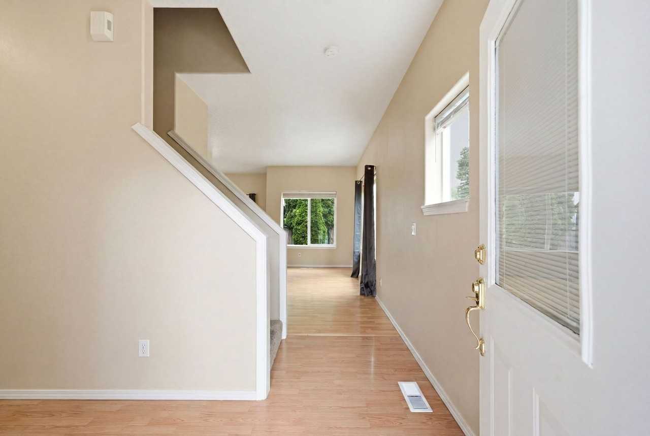 1499 Ne Birkshire Ct - Photo 4 of 30