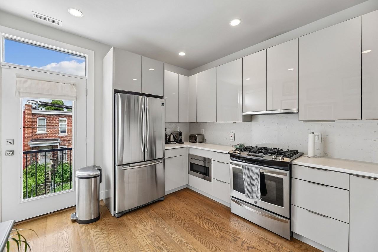 619 Harvard St Nw #2 - Photo 5 of 20