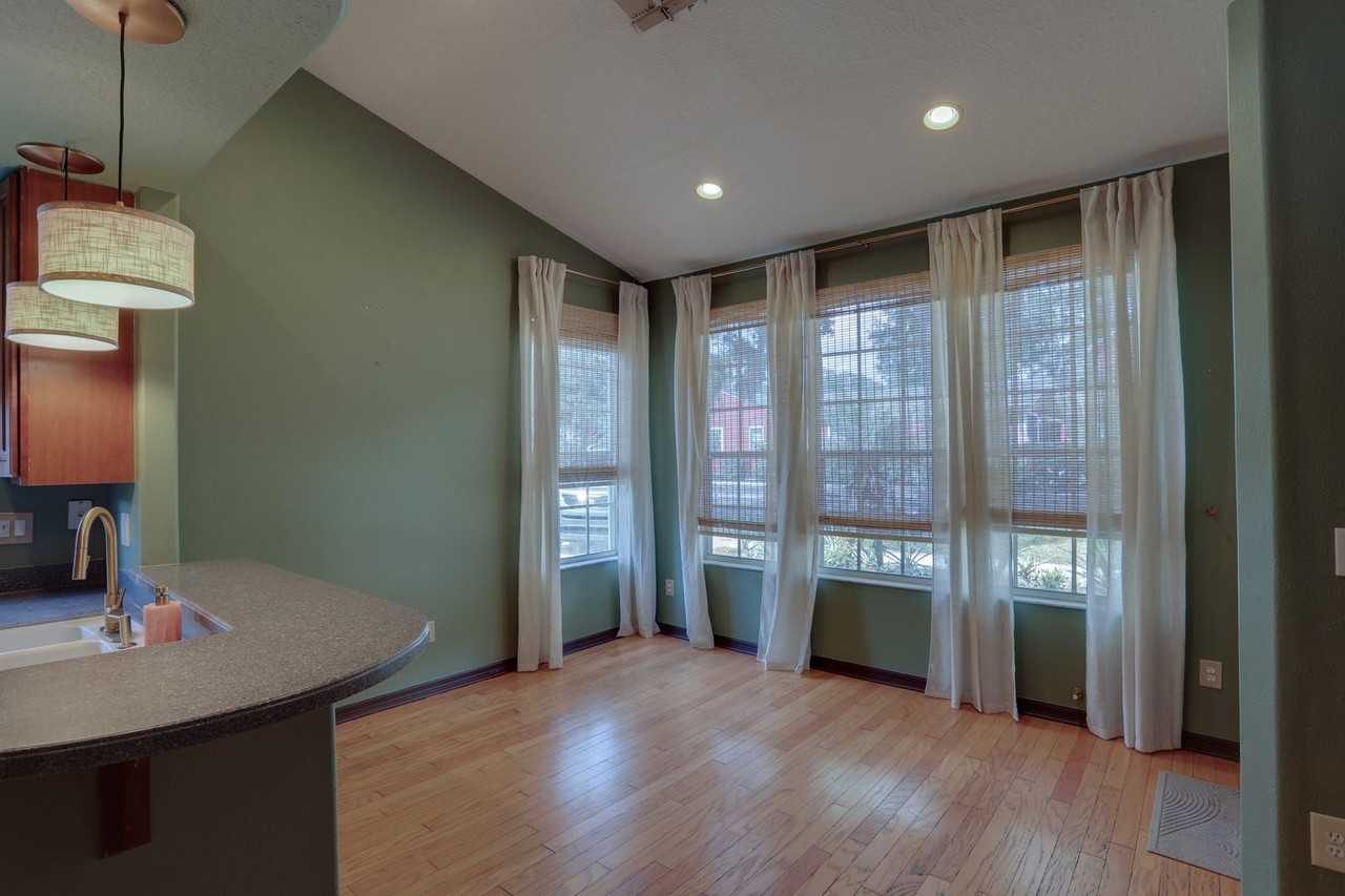 30 N Lawsona Blvd - Photo 6 of 12