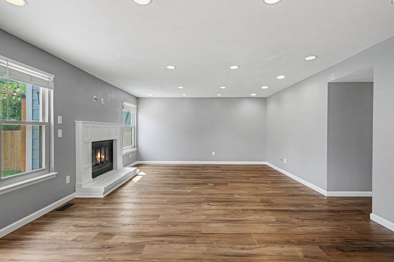 4772 S Evanston Way - Photo 3 of 24