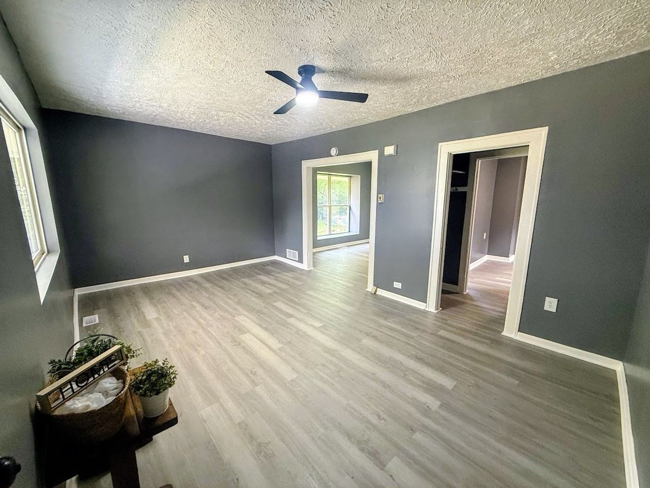 799 Fess Ave - Photo 3 of 20