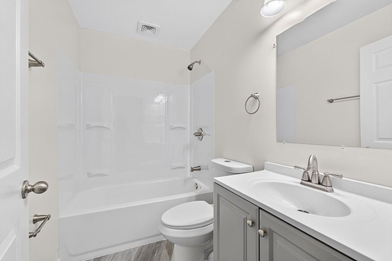 1302 Oakland Park Ave - Photo 7 of 18