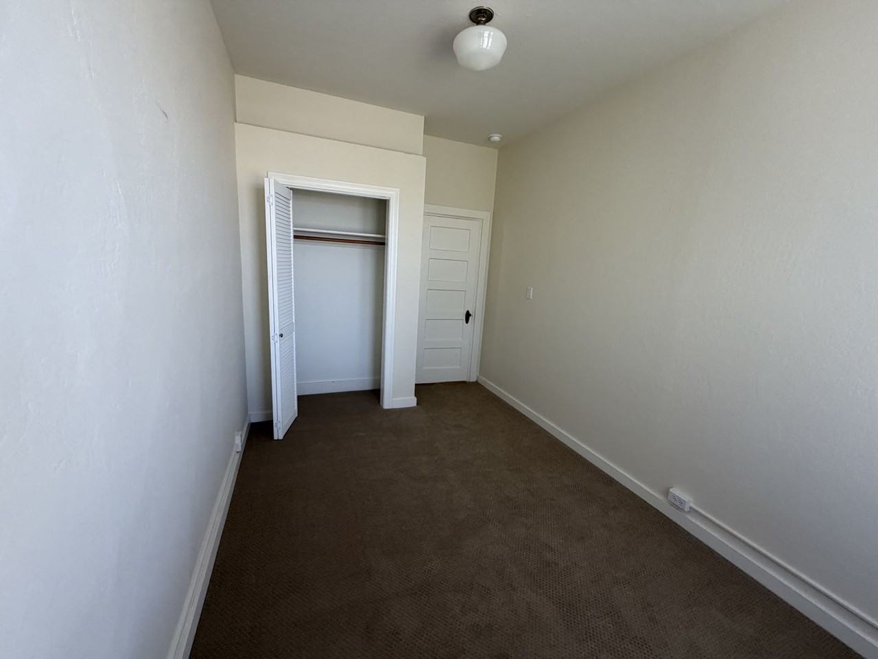 1020A Minna St - Photo 3 of 10