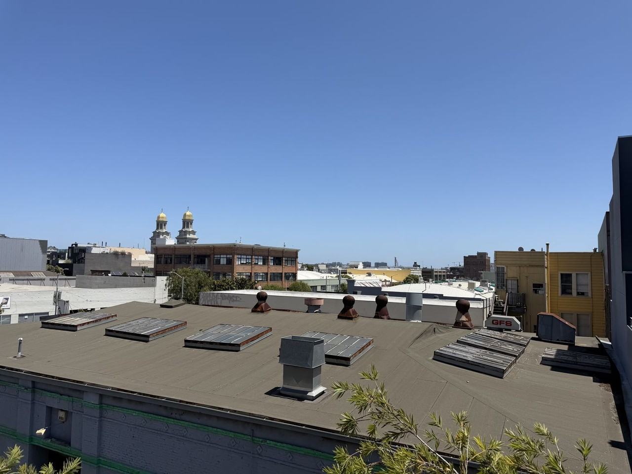 1020A Minna St - Photo 4 of 10