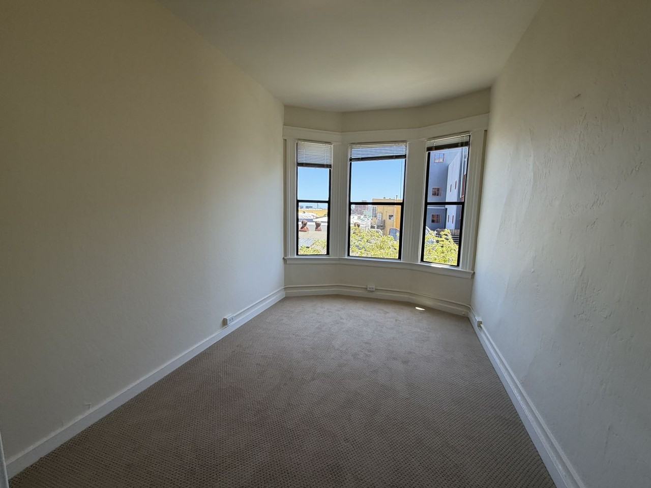 1020A Minna St - Photo 5 of 10