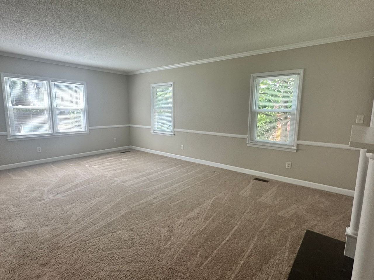 744 Crescent Dr #3 - Photo 5 of 25