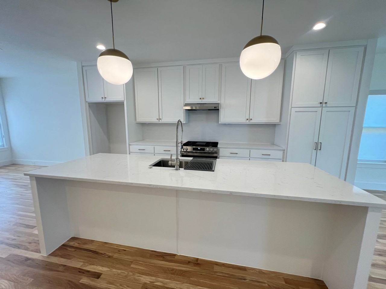 3303 Homer St - Photo 6 of 44